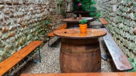 medieval-city-perouges-france_531203-4015